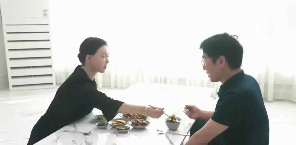 《50岁继母的诱惑》4K高清未删减中文版-免费在线看无广告-重组家庭禁忌拉扯全片-50岁继母的诱惑
