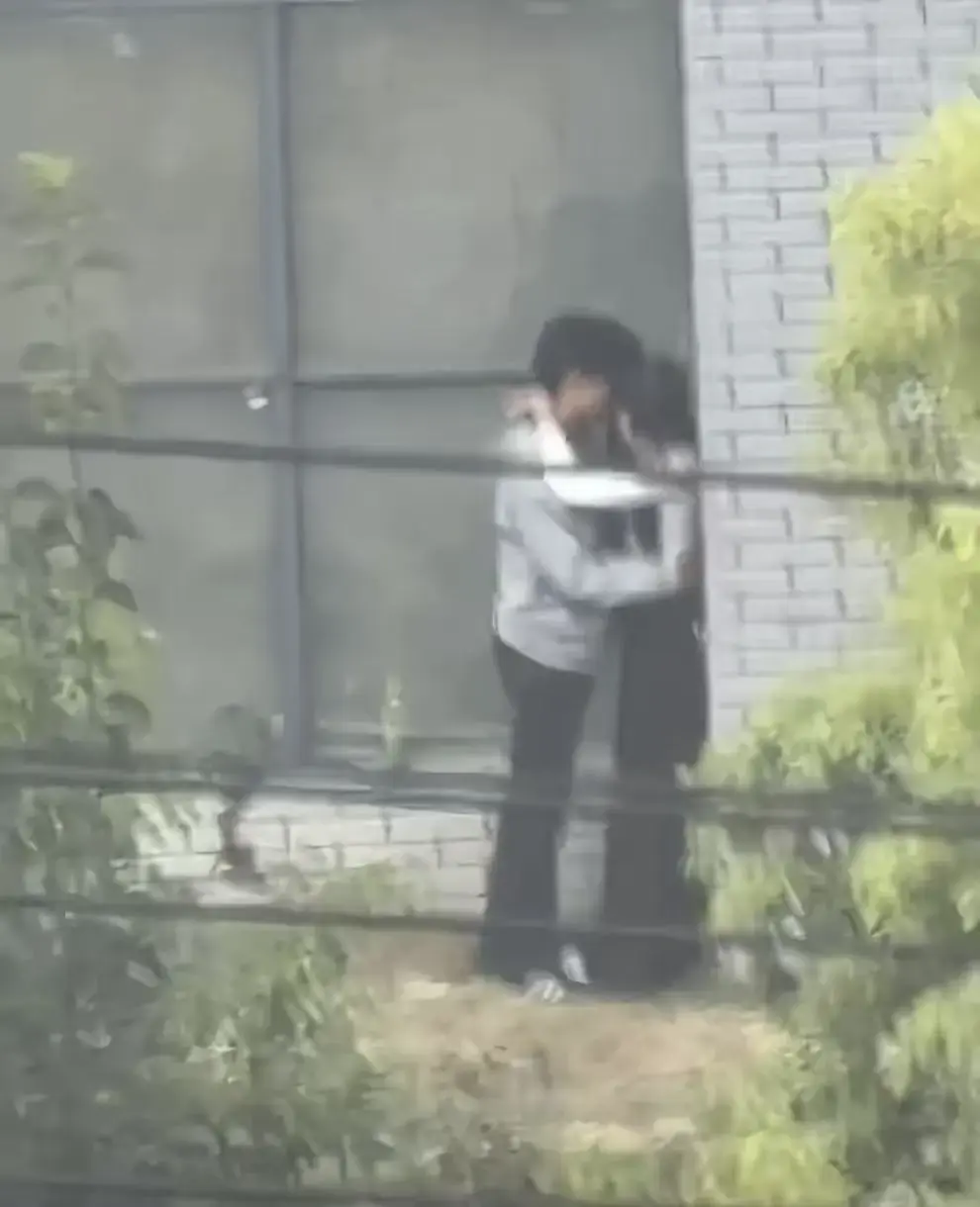 《蚌埠职教园情侣野外视频》资源下载-原生态高清视频免费看完整版-蚌埠职教园情侣野外视频事件后续