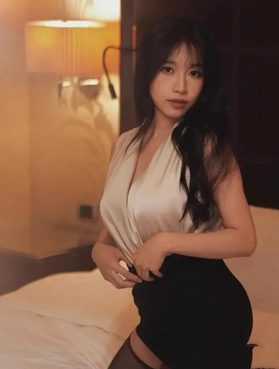 《小凤新婚》苏畅艾熙双人演绎全集在线免费观看-高清完整版无删减-免登录极速秒存无弹窗-小凤新婚无套路纯净放送